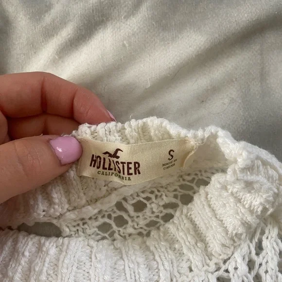 Hollister Sweater - Picture 3 of 3